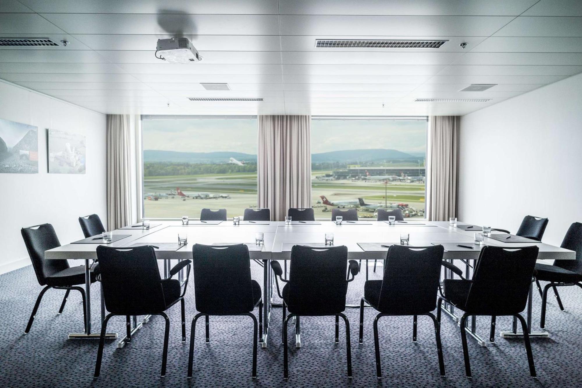 Radisson Blu Hotel Zurich Airport โคลเธ่น ภายนอก รูปภาพ